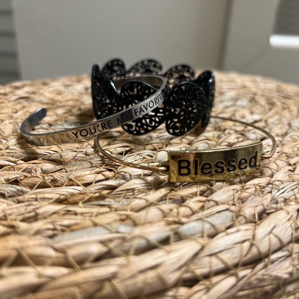 Bundle of costume jewelry